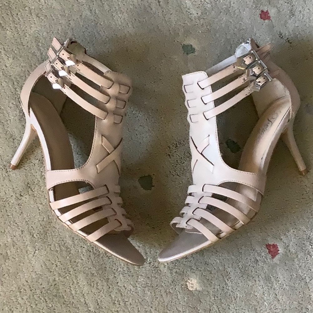 Fergie “Nahla” heels SZ9
